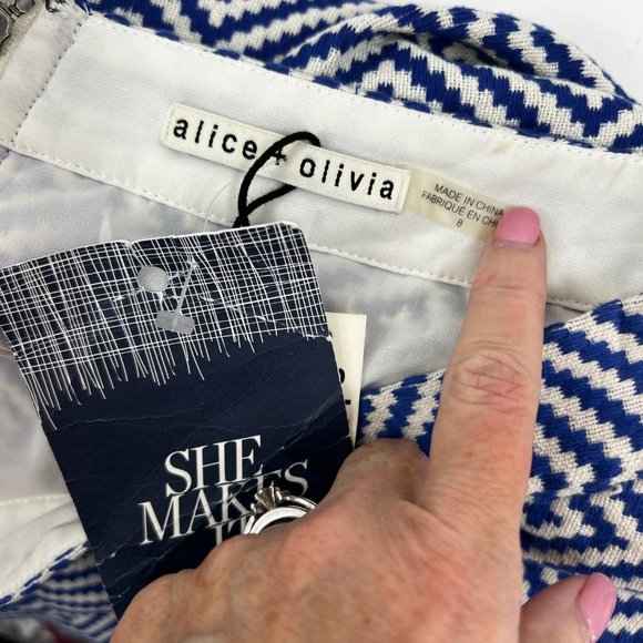 Geometric Patterned Blue and White Skirt - Picture 6 of 7